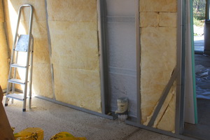 Внутренние стены каркасного дома из ЛСТК - утеплитель в данном случае служит звукоизолятором