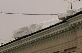 Снег на крыше - снегоудержатели