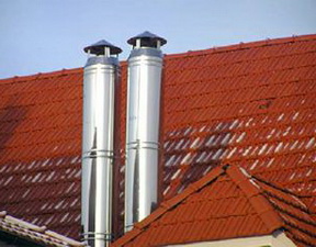 Железные трубы на крыше