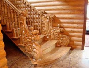 Деревянная лестница - авторская работа