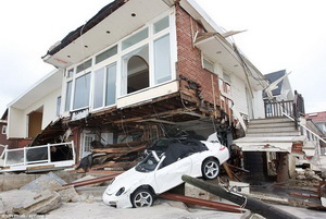 Последствие урагана и каркасные дома